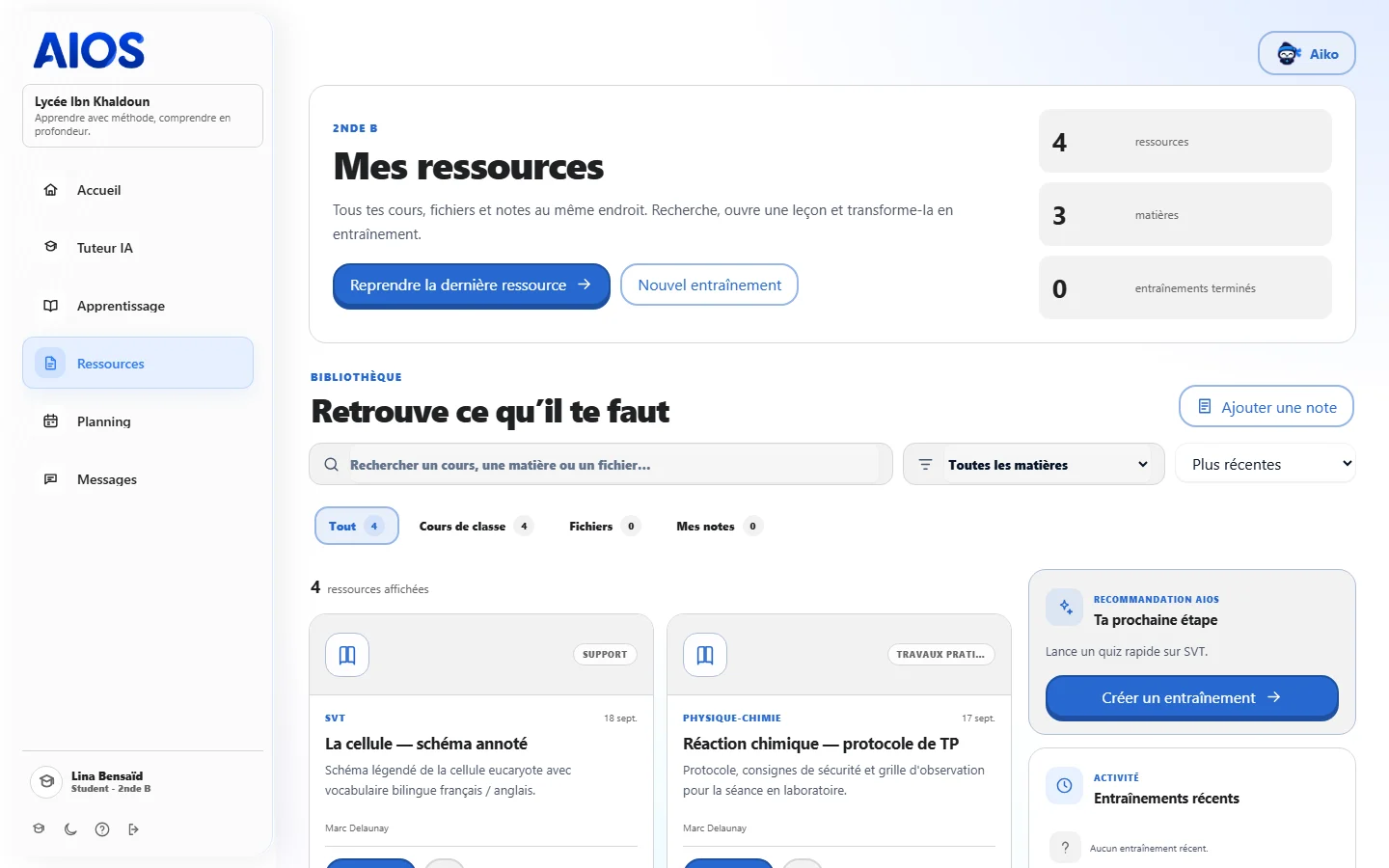 Bibliothèque de ressources d’un élève AIOS, avec recherche, filtres par matière et cartes de cours.